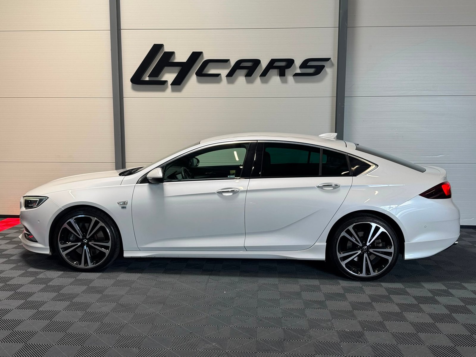 OPEL Insignia Grand Sport 2.0 T Excellence AWD, Benzina, Occasioni / Usate, Automatico - 2