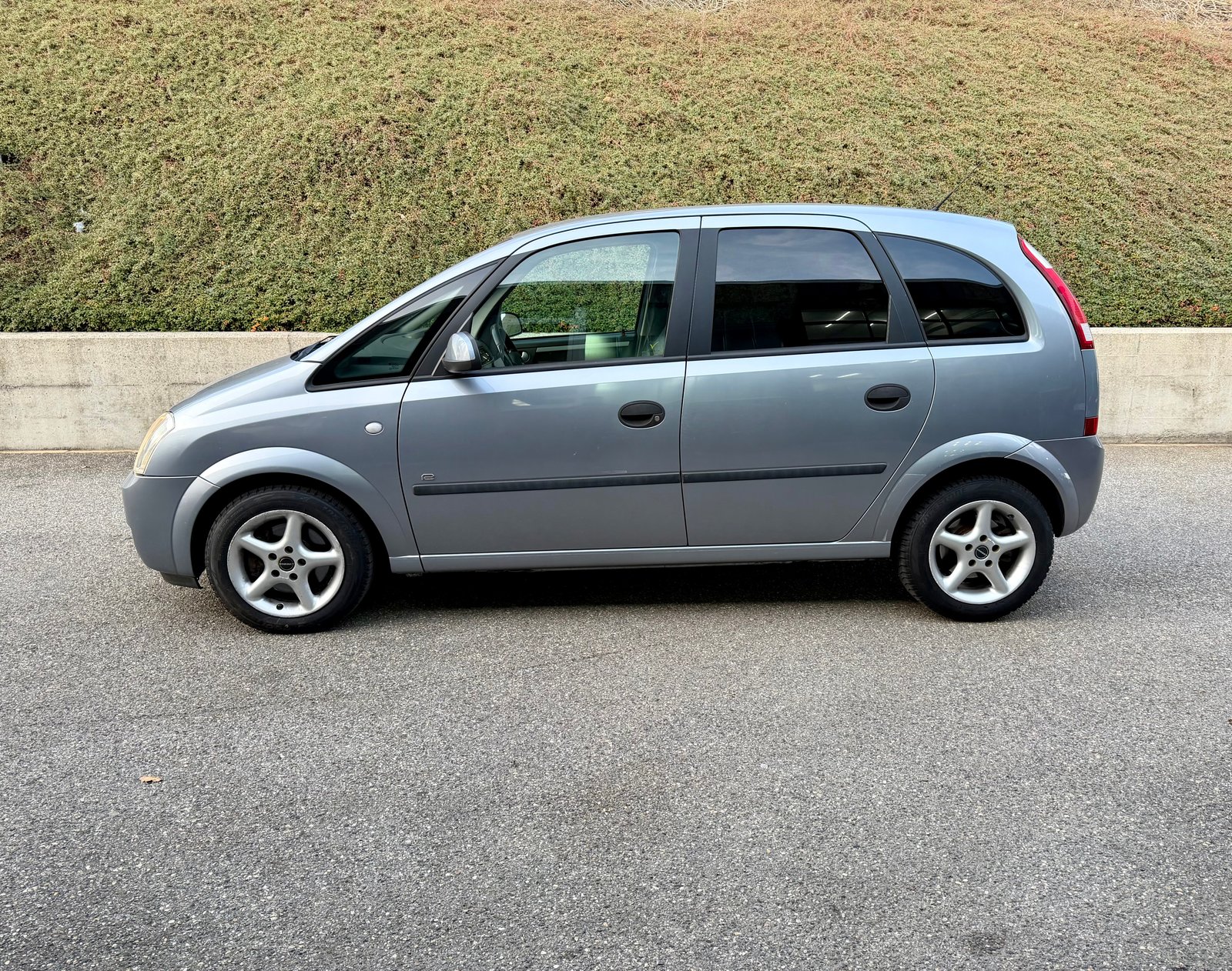 OPEL Meriva 1.7 CDTi Essentia, Diesel, Occasion / Gebraucht, Handschaltung - 3