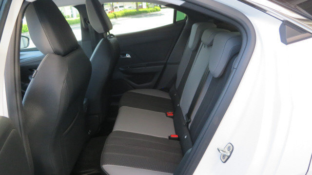 OPEL Mokka e Ediiton, Occasion / Gebraucht, Automatik - 6