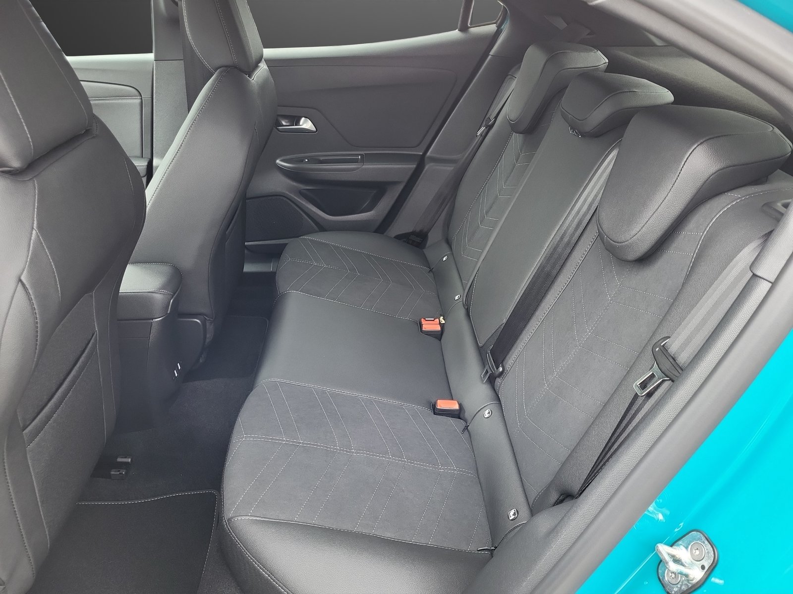 OPEL Mokka 54 kWh GS, Elektro, Vorführwagen, Automatik - 6
