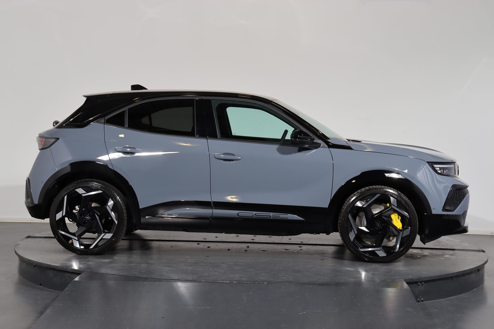OPEL Mokka-e GSe, Electric, New car, Automatic - 2