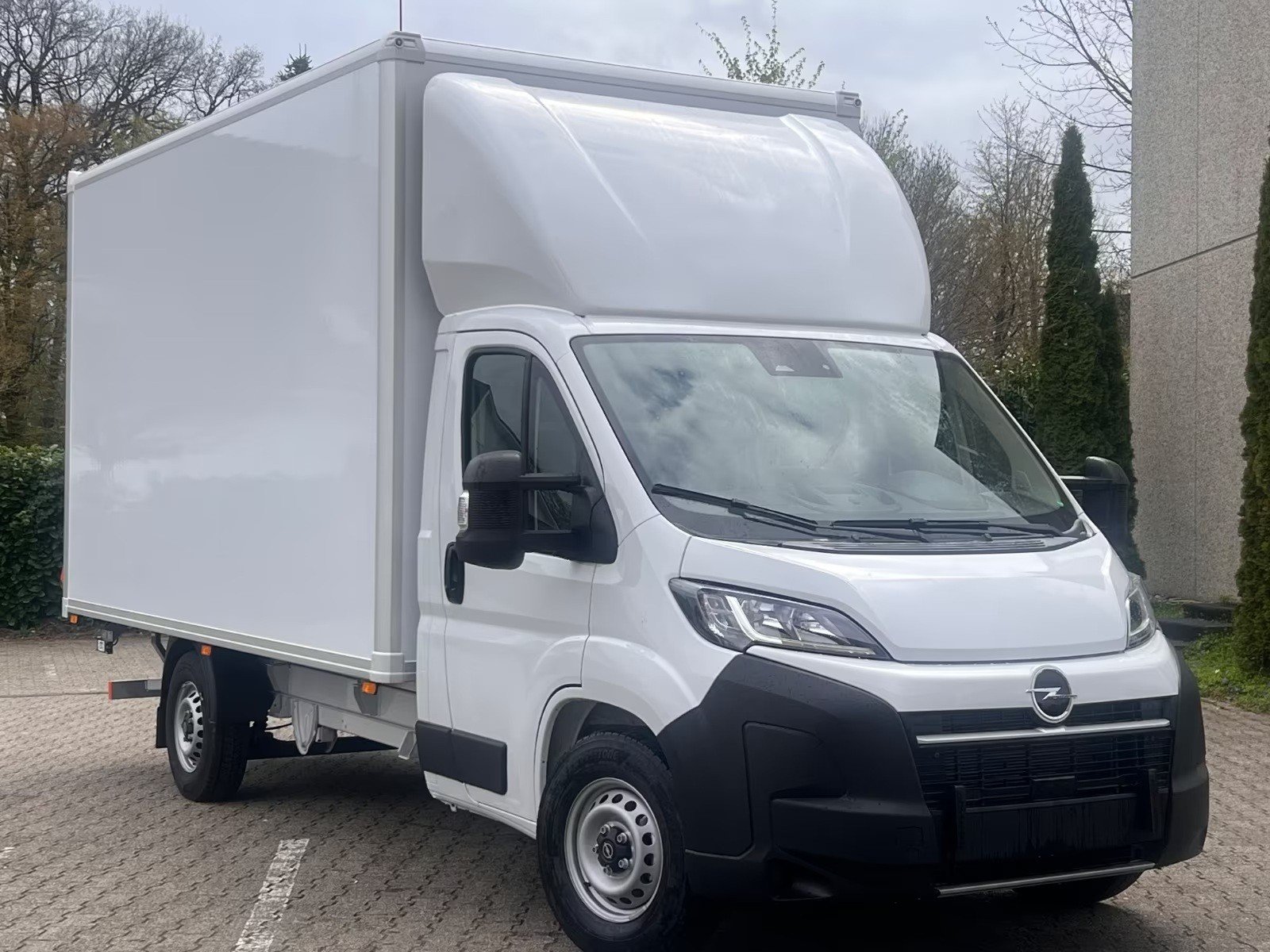 OPEL Movano mit AHK + Rückfahrkamera / Kofferumbau, Diesel, Auto nuove, Automatico - 3