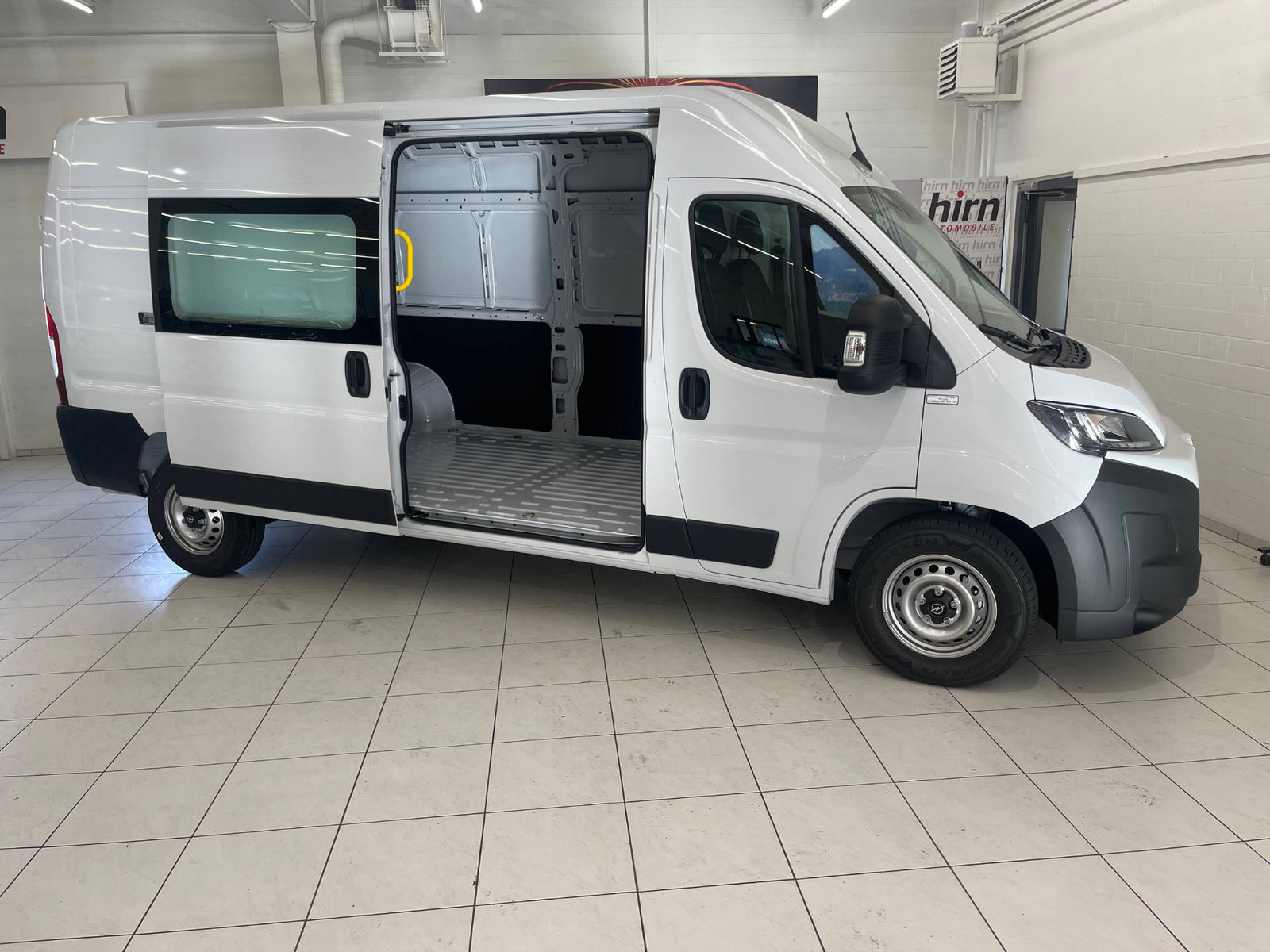 OPEL Movano Kaw. 3.5 t L3 H2 2.2 TD 180 Heavy, Diesel, Ex-demonstrator, Manual - 2