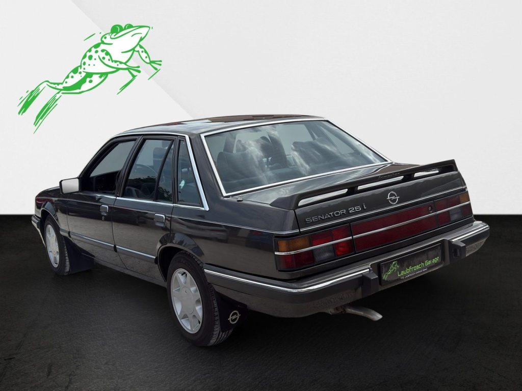 OPEL SENATOR 2.5i De Luxe, Essence, Voiture de collection, Manuelle - 4