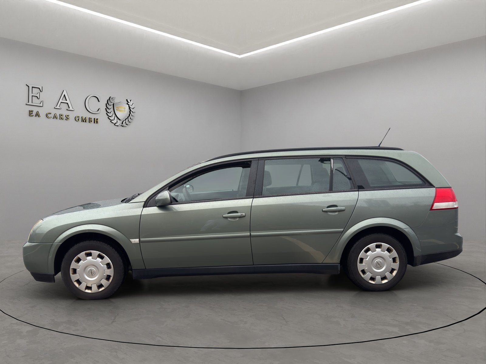 OPEL Vectra Caravan 1.8 Essentia, Petrol, Second hand / Used, Manual - 2