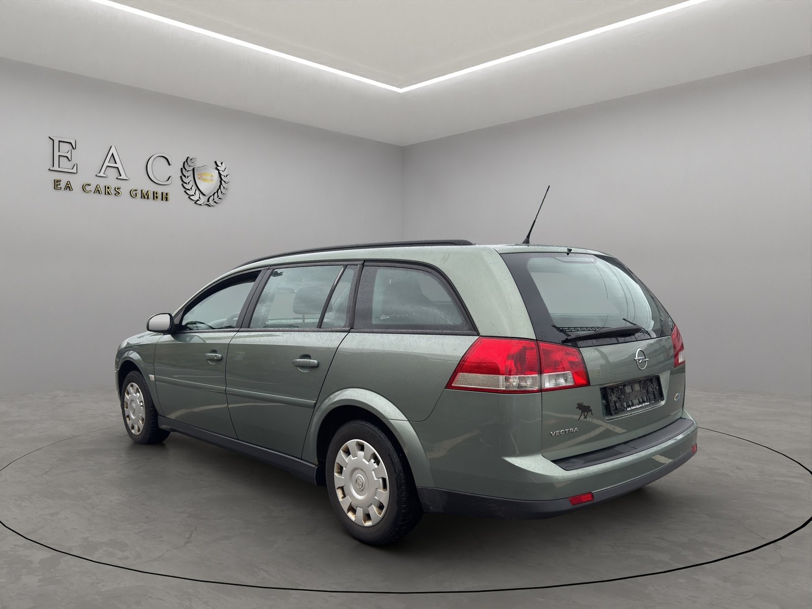 OPEL Vectra Caravan 1.8 Essentia, Petrol, Second hand / Used, Manual - 3