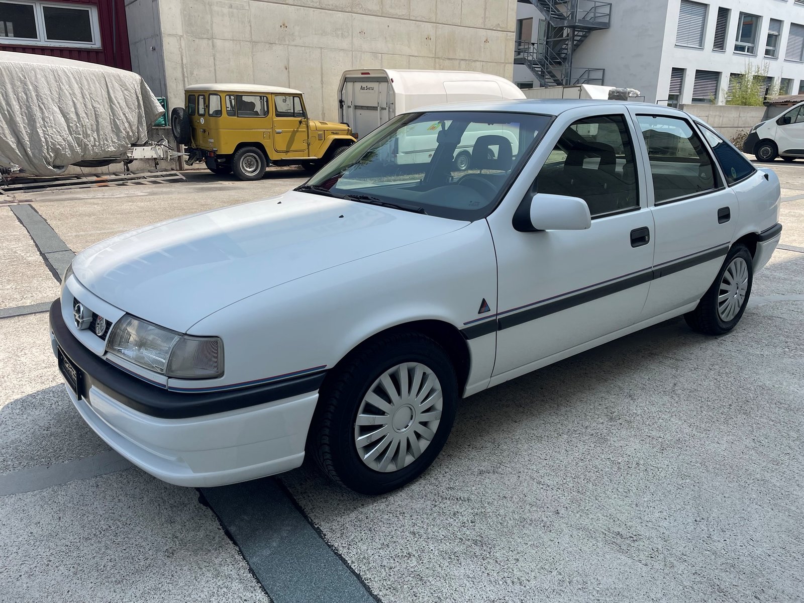 OPEL Vectra 2.0i CD, Benzin, Occasion / Gebraucht, Automatik - 2