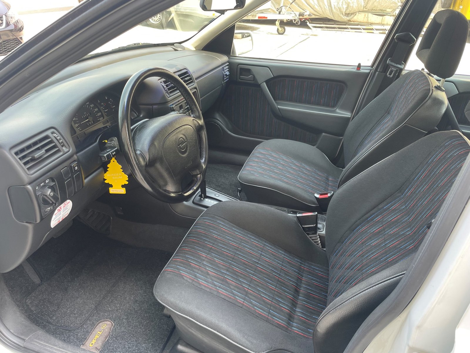 OPEL Vectra 2.0i CD, Benzin, Occasion / Gebraucht, Automatik - 3