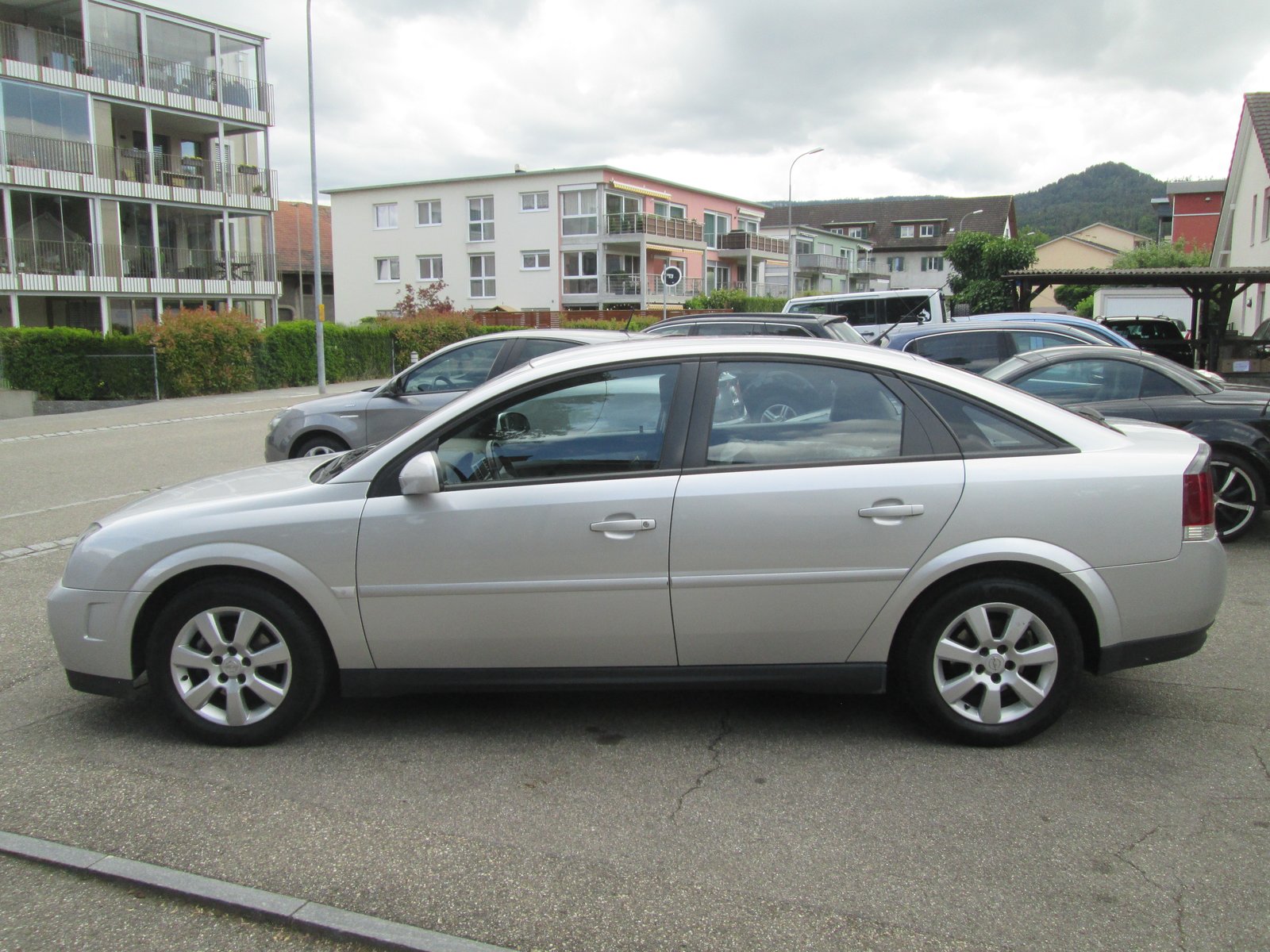 OPEL Vectra 2.2 Design Edition, Petrol, Second hand / Used, Automatic - 2