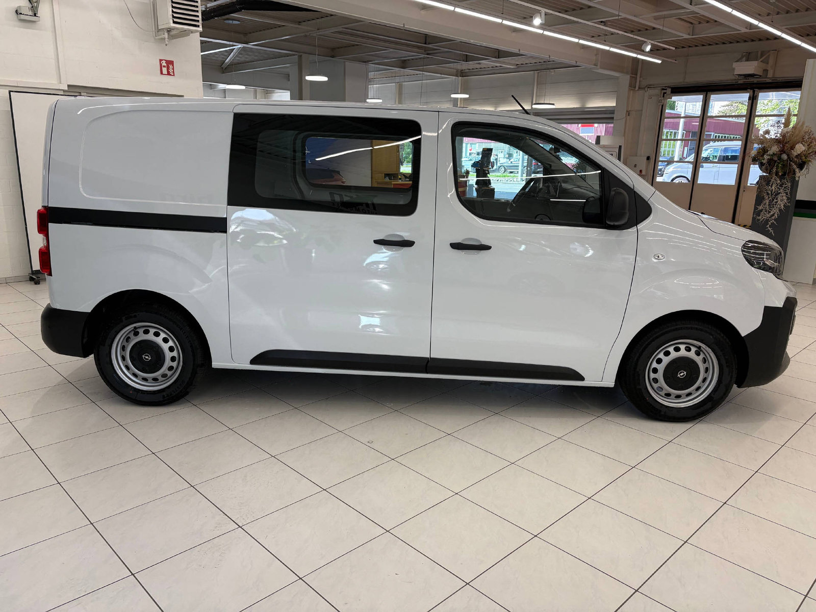 OPEL Vivaro-e Cargo 75kWh, Elektro, Neuwagen, Automatik - 4