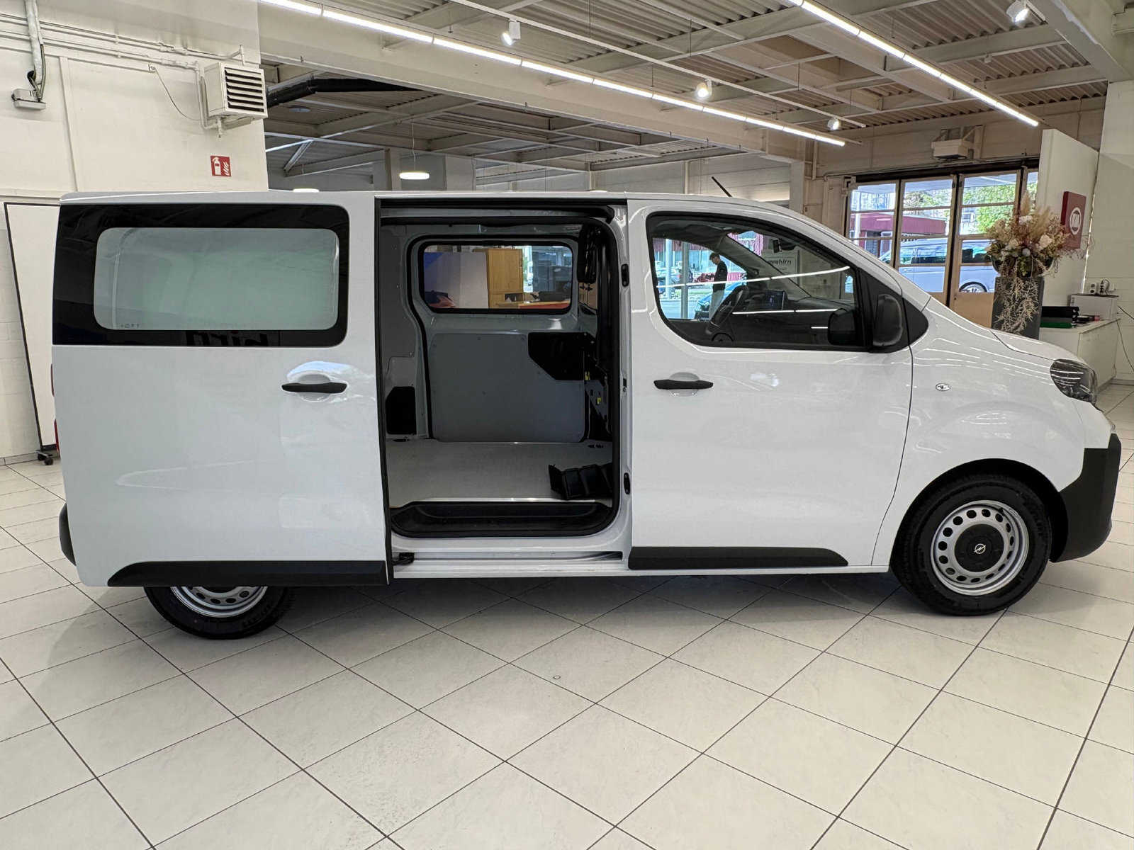 OPEL Vivaro-e Cargo 75kWh, Elektro, Neuwagen, Automatik - 5