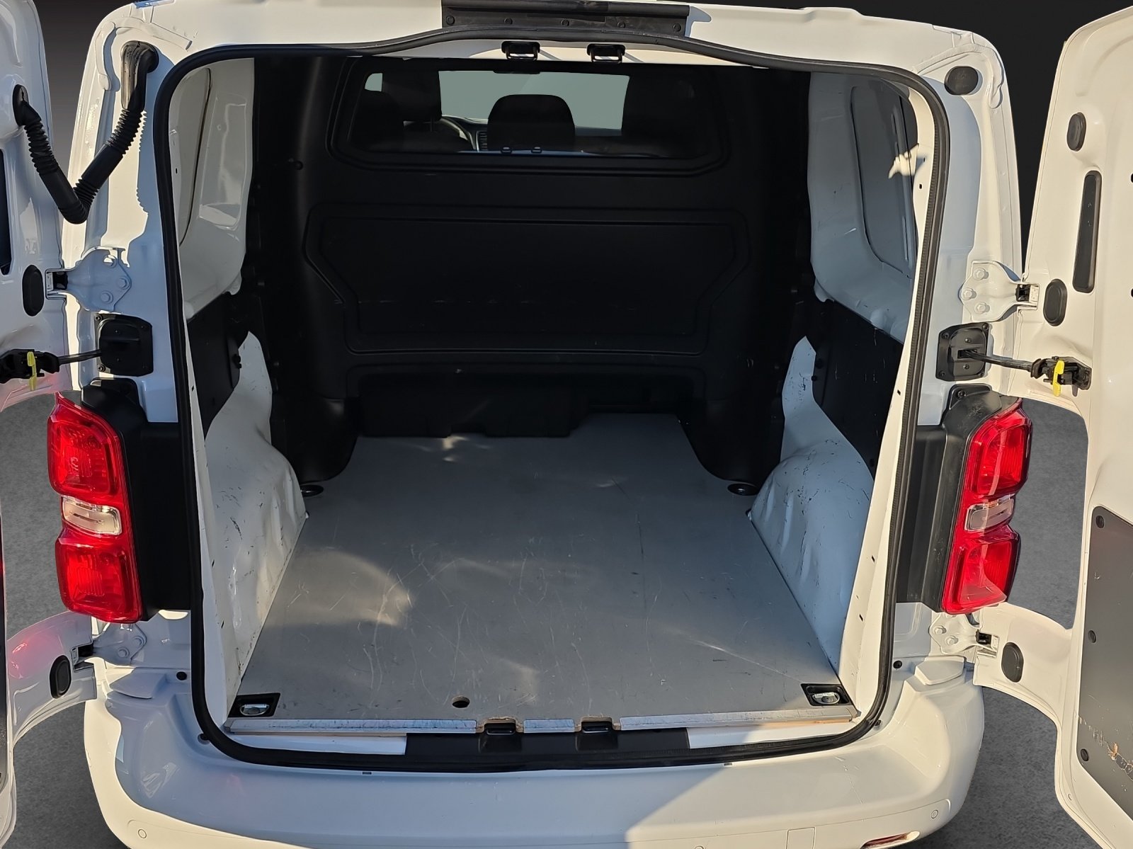 OPEL Vivaro Cargo 1.5 CDTI Essentia s/s DK variable M, Diesel, Occasion / Gebraucht, Handschaltung - 7