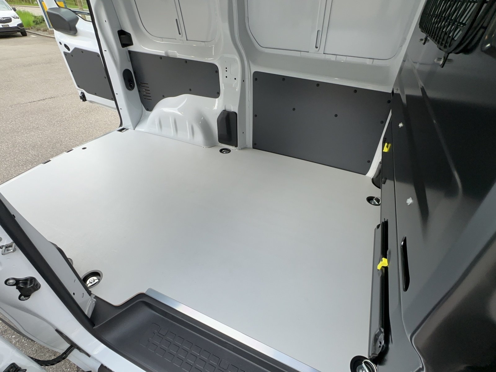 OPEL Vivaro-e Cargo 2.7t M 50 kWh, Elettrica, Occasioni / Usate, Automatico - 6