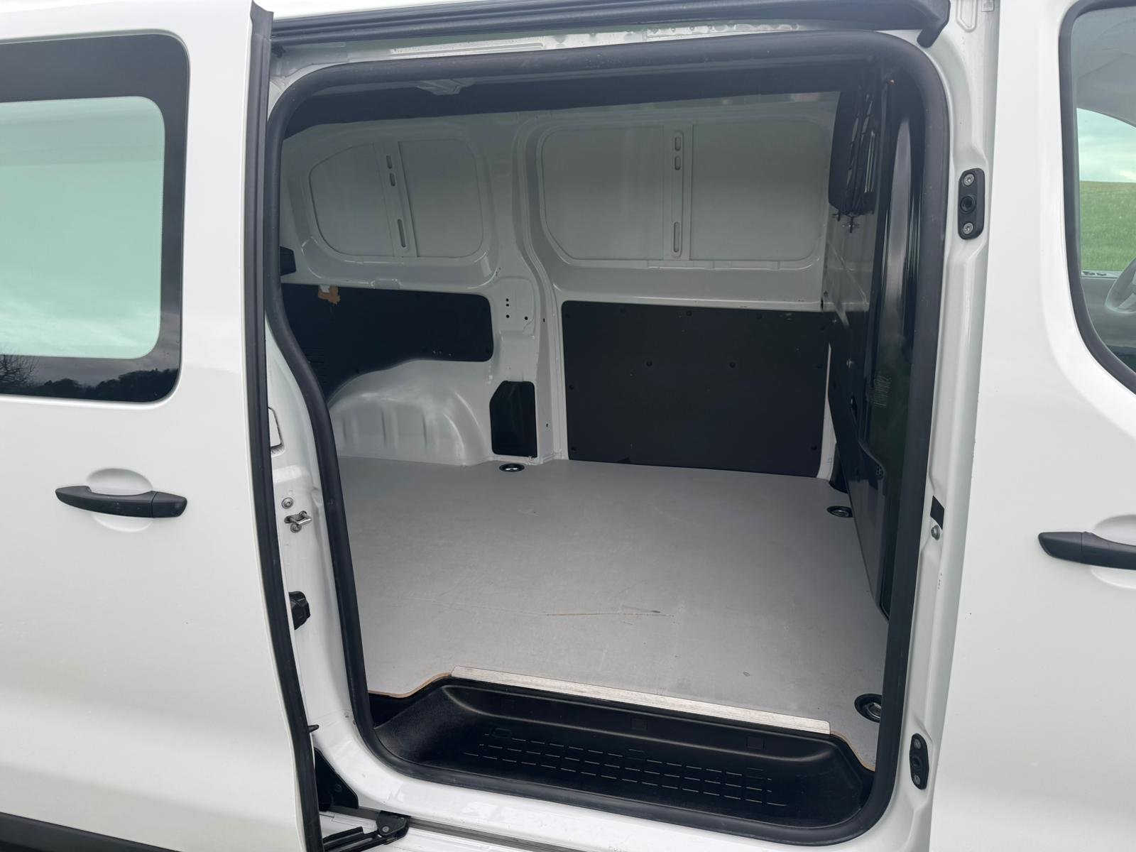 OPEL Vivaro Cargo 1.5 D s/s M, Diesel, Second hand / Used, Manual - 6