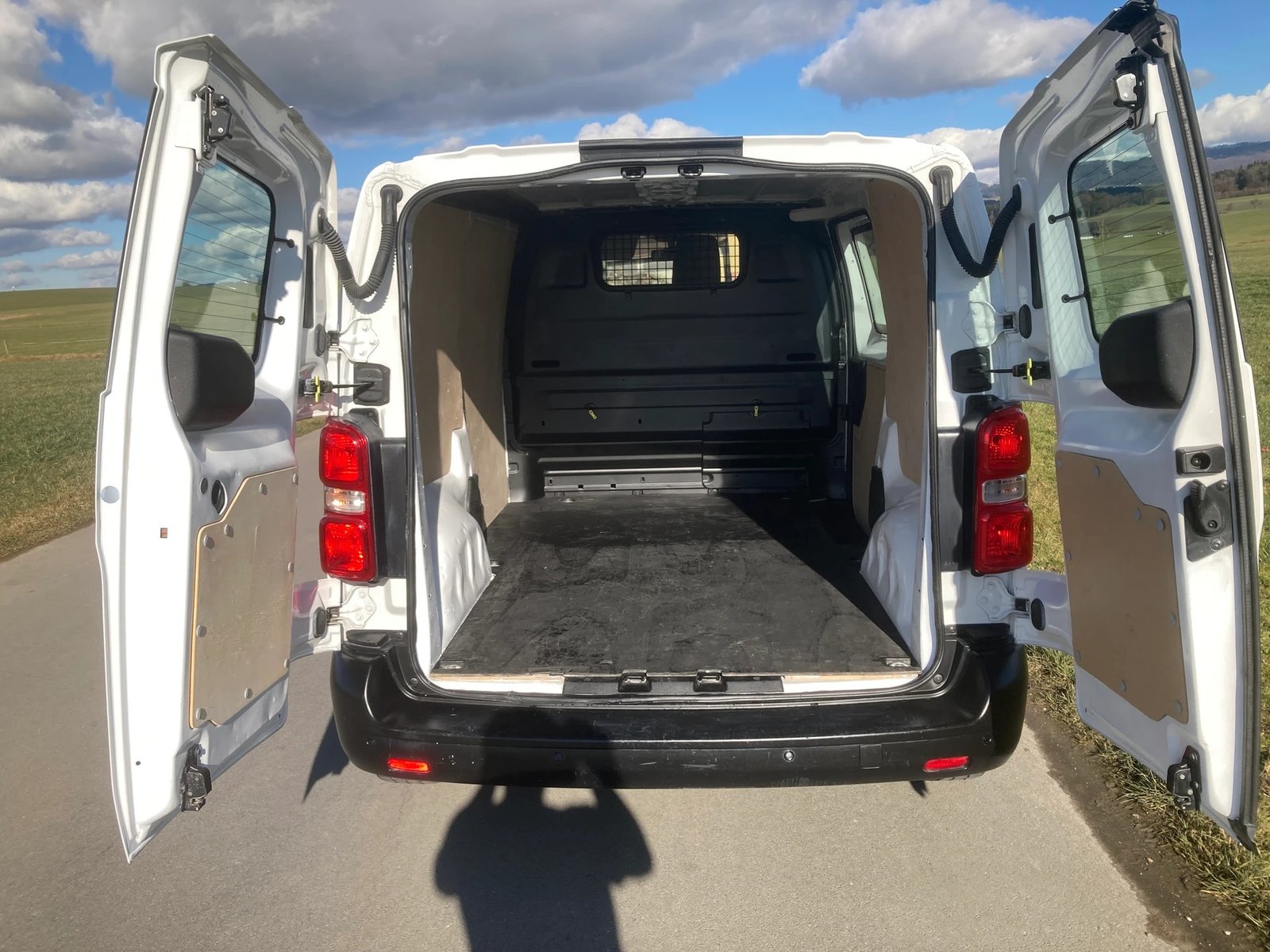 OPEL Vivaro Cargo 1.5 D Essentia s/s S, Diesel, Second hand / Used, Manual - 6