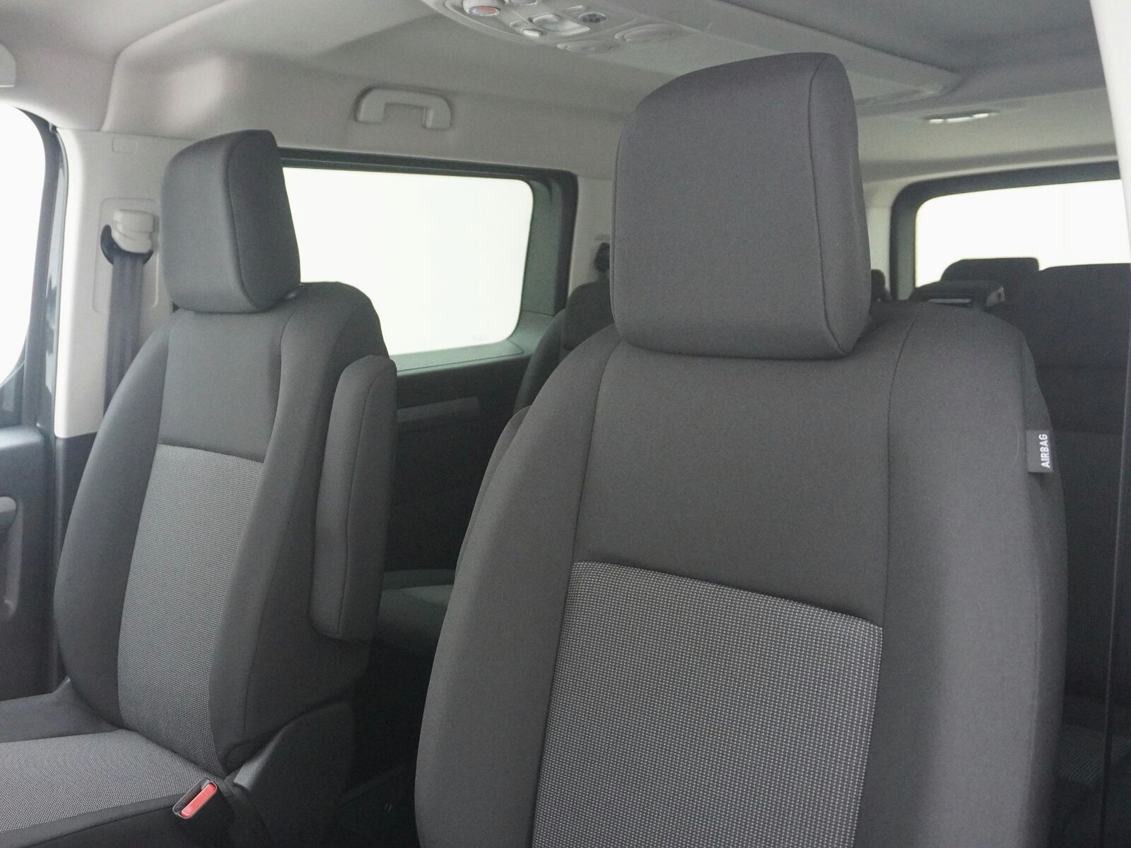 OPEL Vivaro XL 2.2 9Plätzer, Diesel, New car, Automatic - 4
