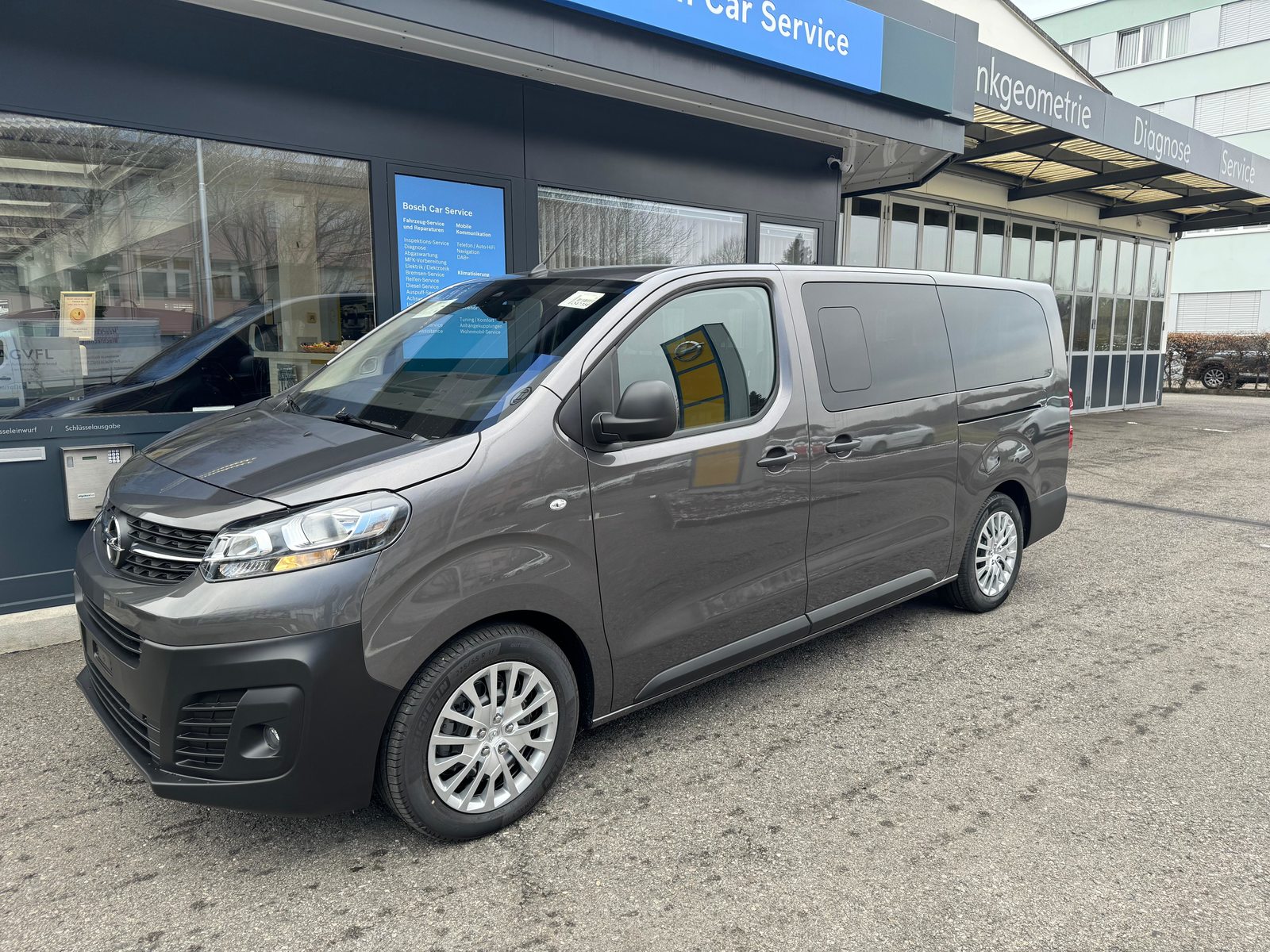 OPEL Vivaro Kombi XL 2.0CDTi - 9 Plätzer - Automat