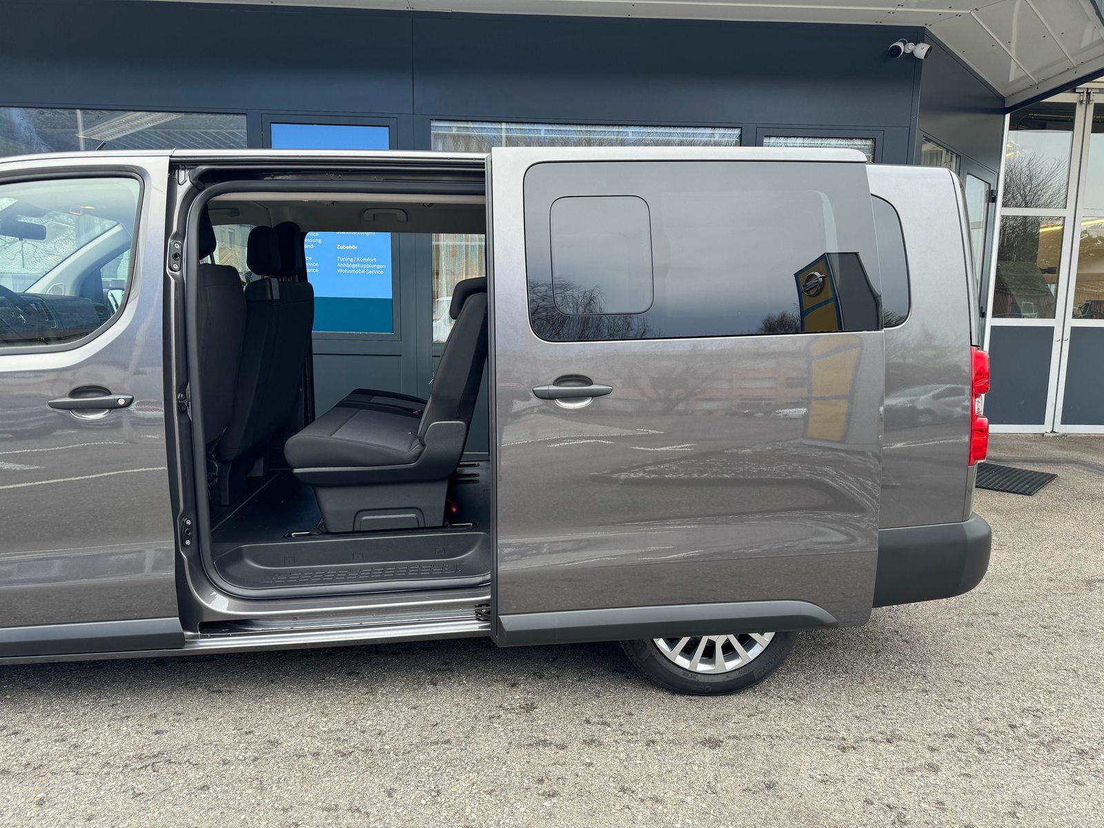 OPEL Vivaro Kombi XL 2.0CDTi - 9 Plätzer - Automat, Diesel, Occasion / Gebraucht, Automatik - 7