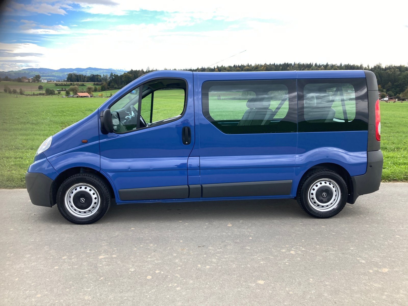 OPEL Vivaro 2.5 CDTI 2.7t L1H1 9 Plätzer, Diesel, Occasion / Utilisé, Automatique - 5