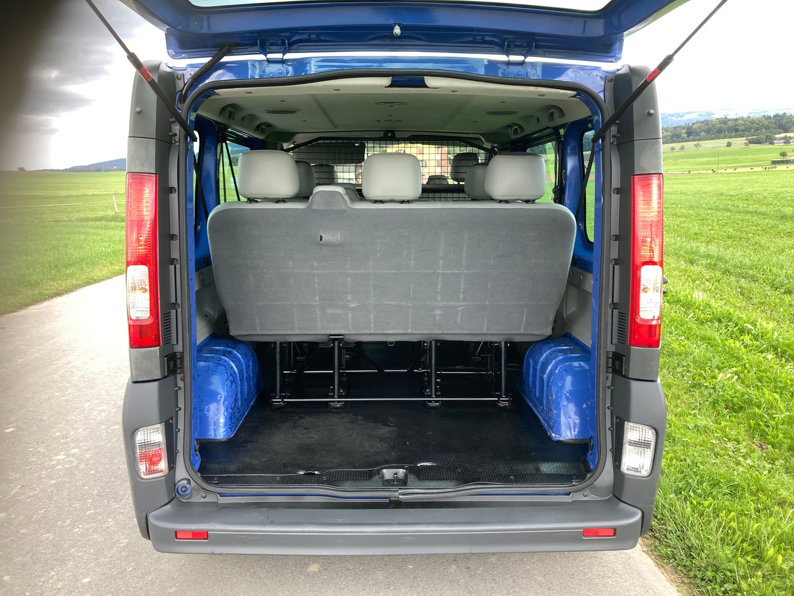 OPEL Vivaro 2.5 CDTI 2.7t L1H1 9 Plätzer, Diesel, Occasion / Utilisé, Automatique - 6