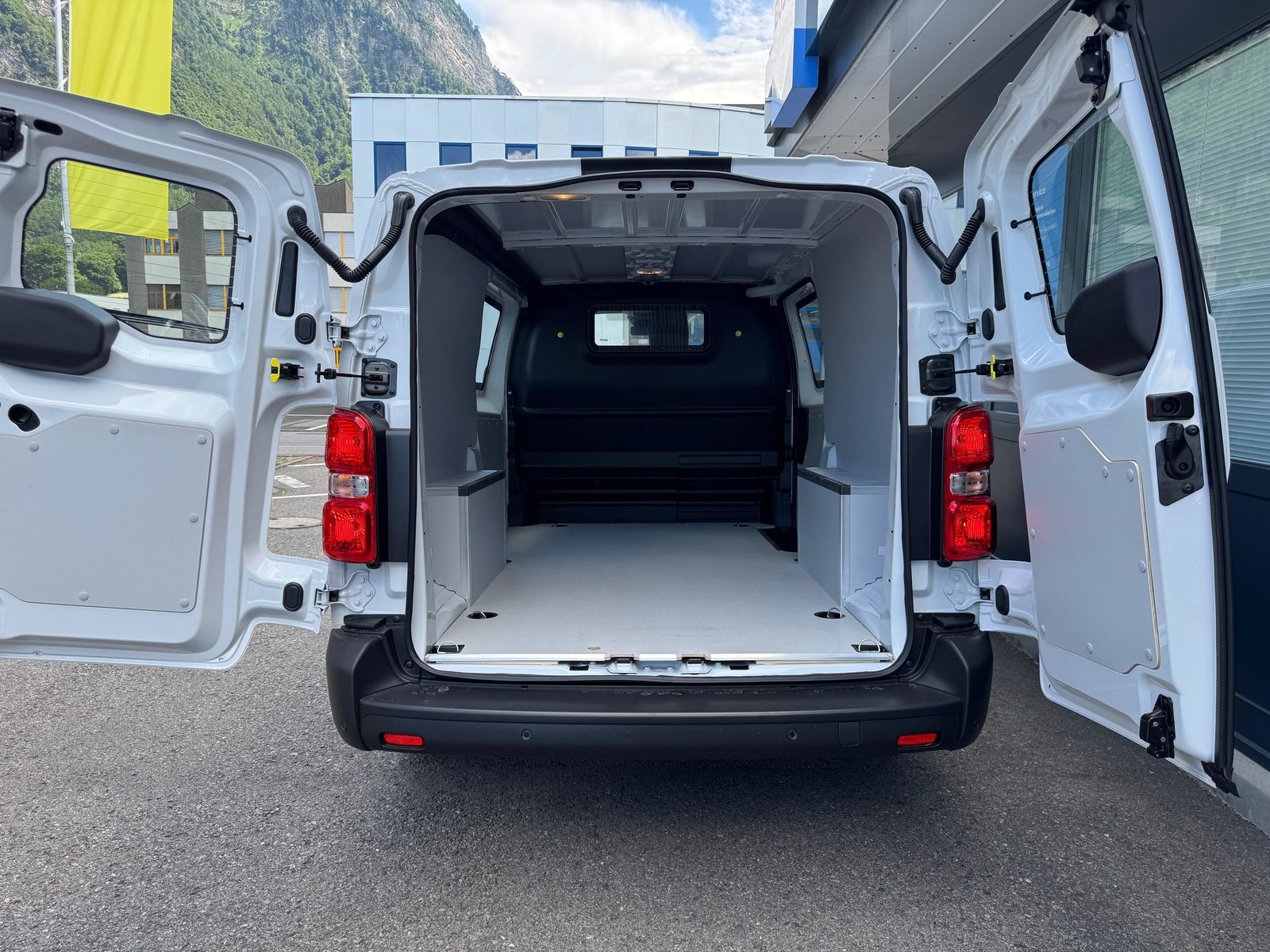 OPEL Vivaro Cargo XL 2.0D Automat, Diesel, Occasion / Utilisé, Automatique - 6