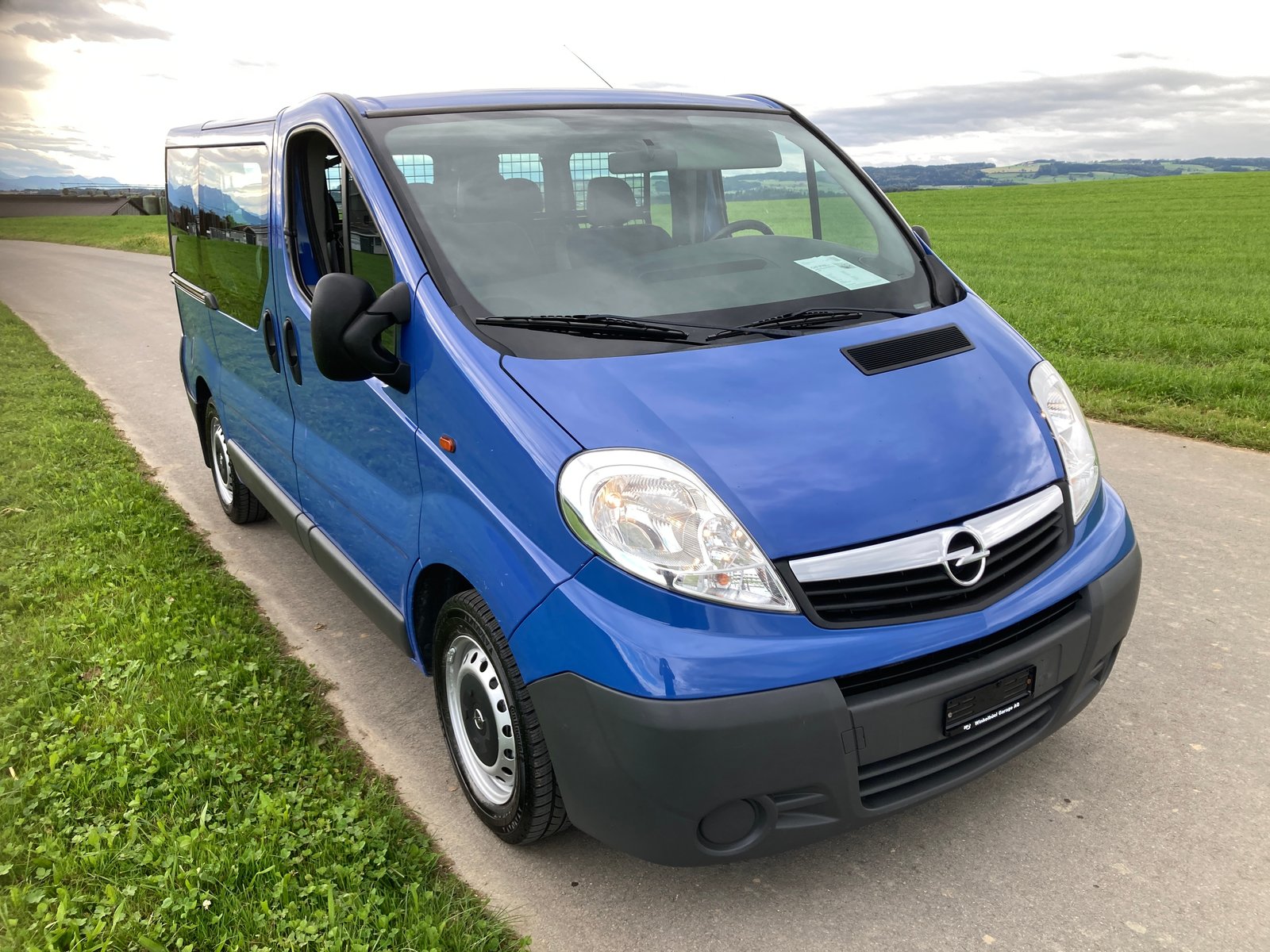 OPEL Vivaro 2.5 CDTI 2.7t, Diesel, Second hand / Used, Automatic - 2