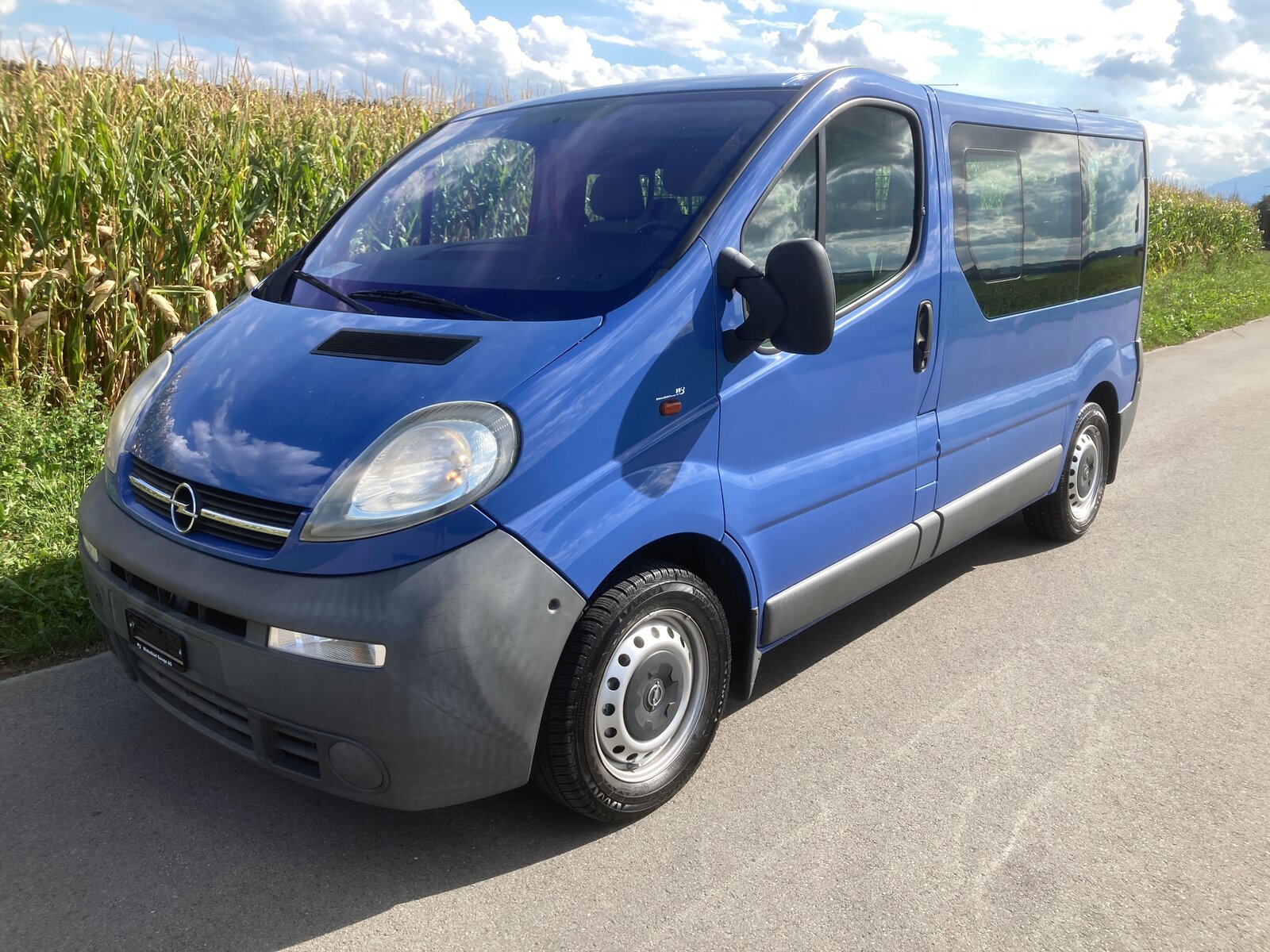 OPEL Vivaro 2.5 CDTI 2.7t L1H1 Automat 9 Sitzer mit Anhänge