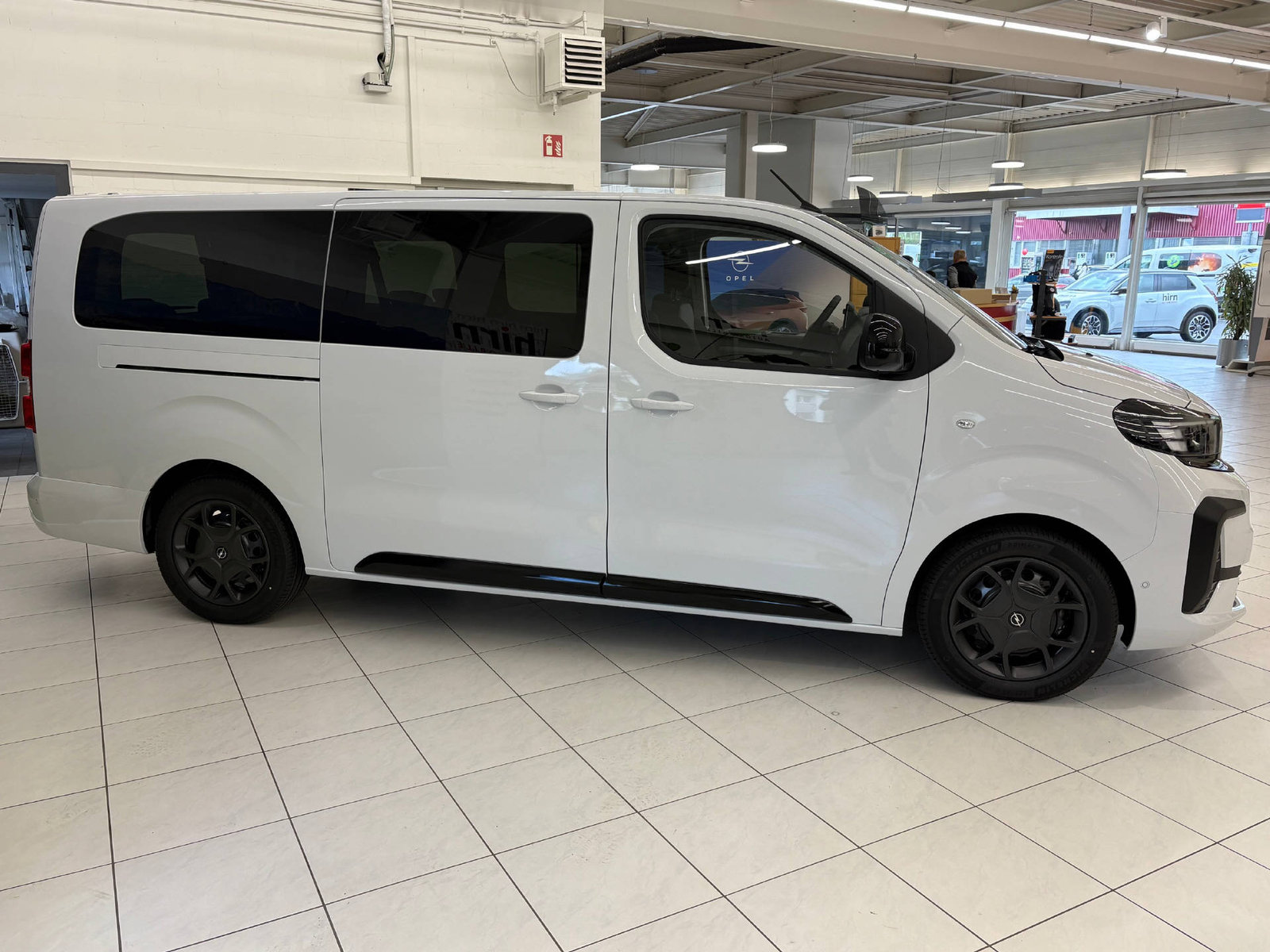 OPEL Zafira-e XL Extended Range, Electric, Pre-registered new car, Automatic - 2