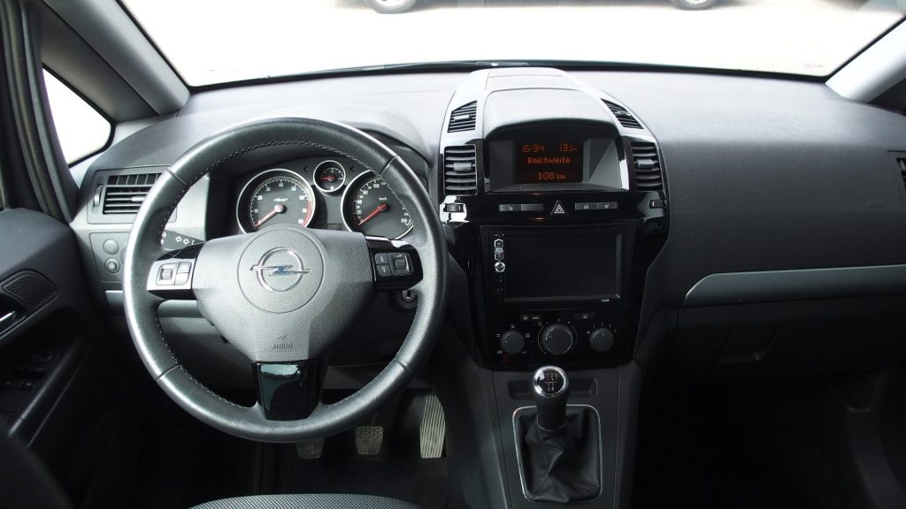 OPEL 1.8 16V Cosmo, Essence, Occasion / Utilisé, Manuelle - 7