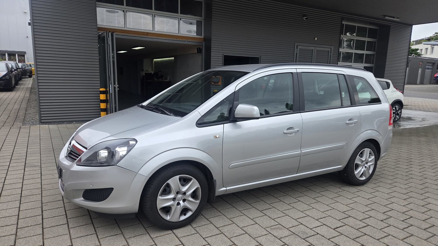 OPEL Zafira 1.8i 16V, Essence, Occasion / Utilisé, Manuelle - 2