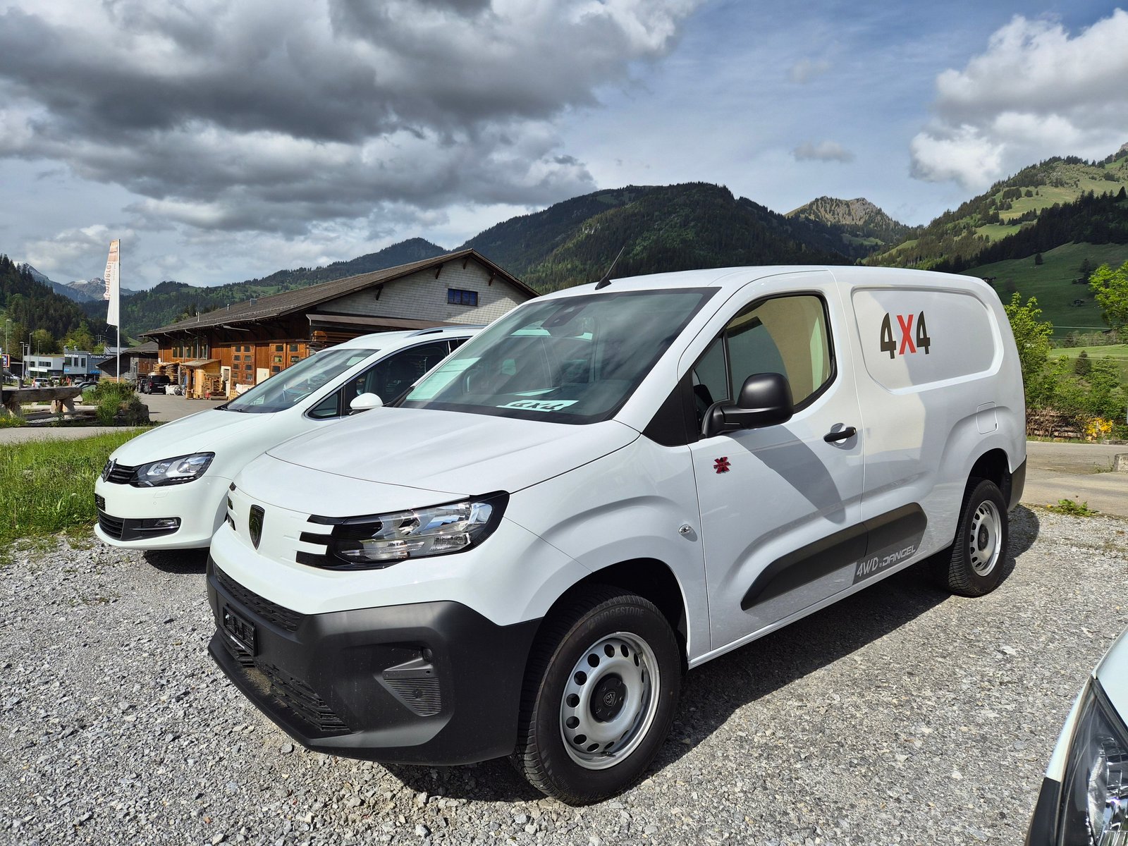 PEUGEOT 1000 Long 4x4, Diesel, Occasion / Gebraucht - 2