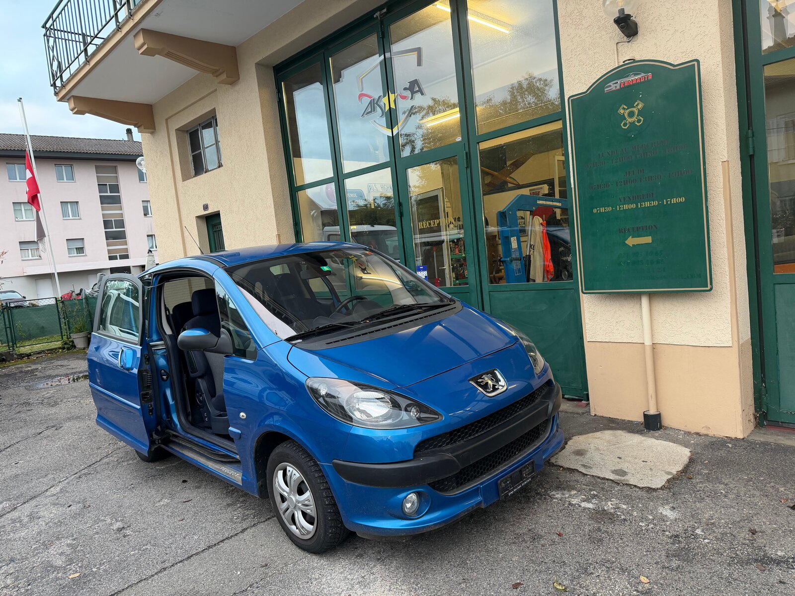 PEUGEOT 1007 1.6 Trendy Sesam 2-Tronic