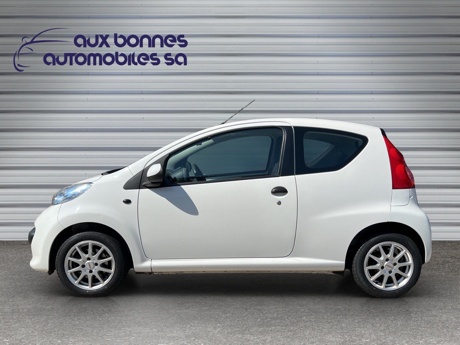 PEUGEOT 107 1.0 Trendy, Essence, Occasion / Utilisé, Manuelle - 6
