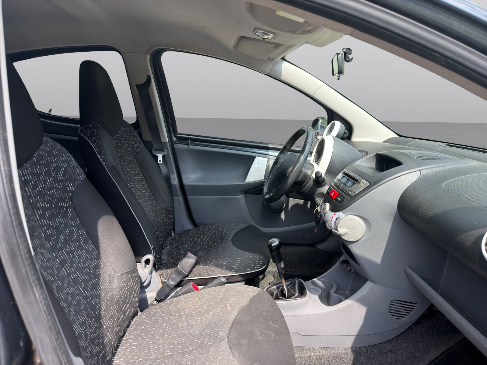 PEUGEOT 107 1.0 Swiss Edition, Benzin, Occasion / Gebraucht, Handschaltung - 2