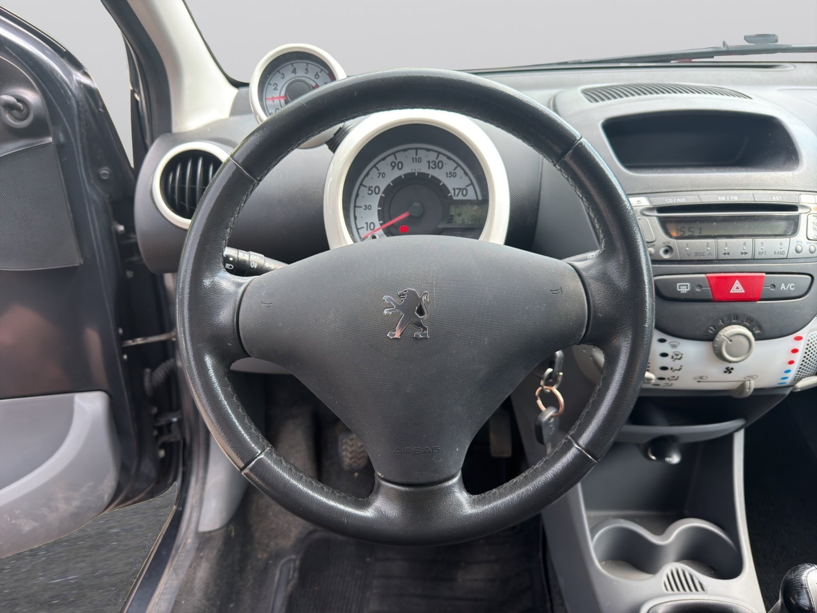 PEUGEOT 107 1.0 Swiss Edition, Benzin, Occasion / Gebraucht, Handschaltung - 6