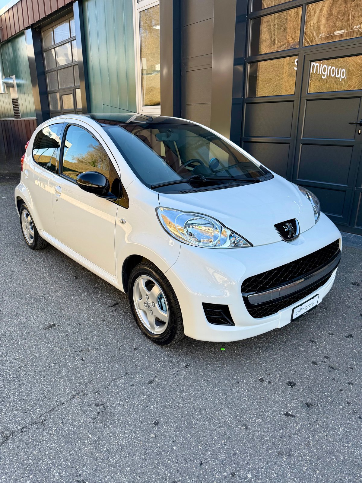 PEUGEOT 107 1.0 Swiss Edition, Essence, Occasion / Utilisé, Manuelle - 4