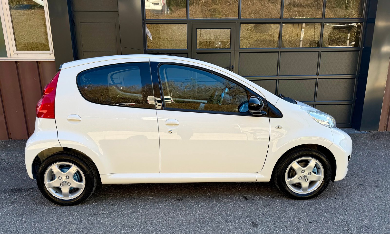 PEUGEOT 107 1.0 Swiss Edition, Essence, Occasion / Utilisé, Manuelle - 5