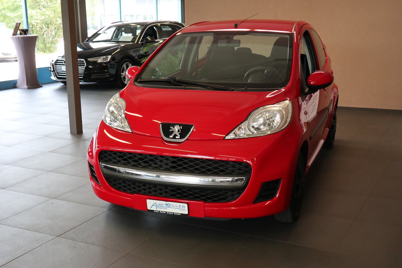 PEUGEOT 107 1.0 Trendy EGS, Petrol, Second hand / Used, Automatic - 4