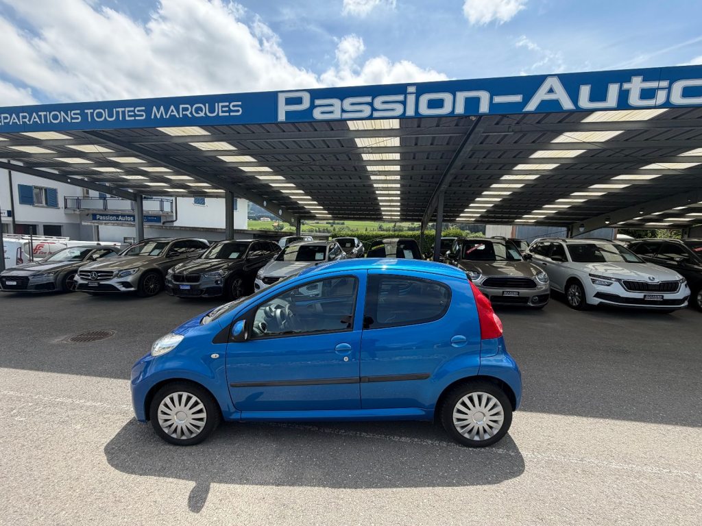PEUGEOT 107 1.0 Trendy 2-Tronic, Essence, Occasion / Utilisé, Automatique - 3