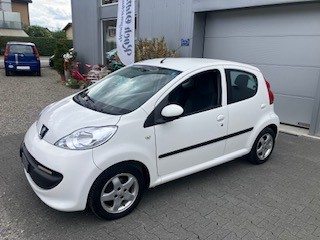 PEUGEOT 107 1.0 Trendy 2-Tronic, Benzin, Occasion / Gebraucht, Automatik - 2