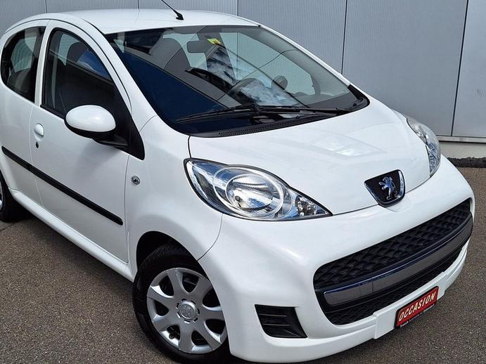 PEUGEOT 107 1.0 Trendy EGS, Petrol, Second hand / Used, Automatic