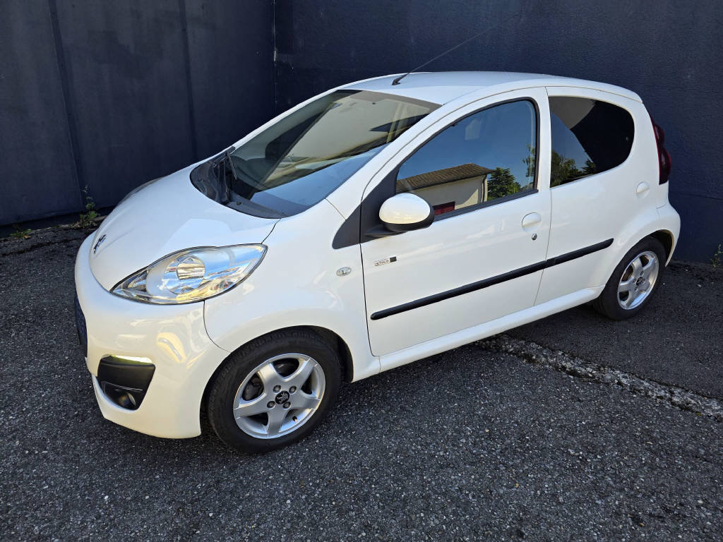 PEUGEOT 107 1.0 Style, Petrol, Second hand / Used, Manual - 2