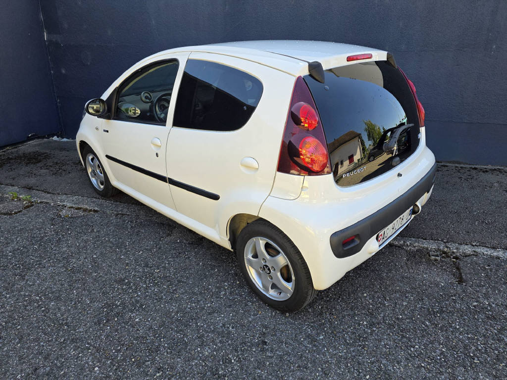 PEUGEOT 107 1.0 Style, Petrol, Second hand / Used, Manual - 3