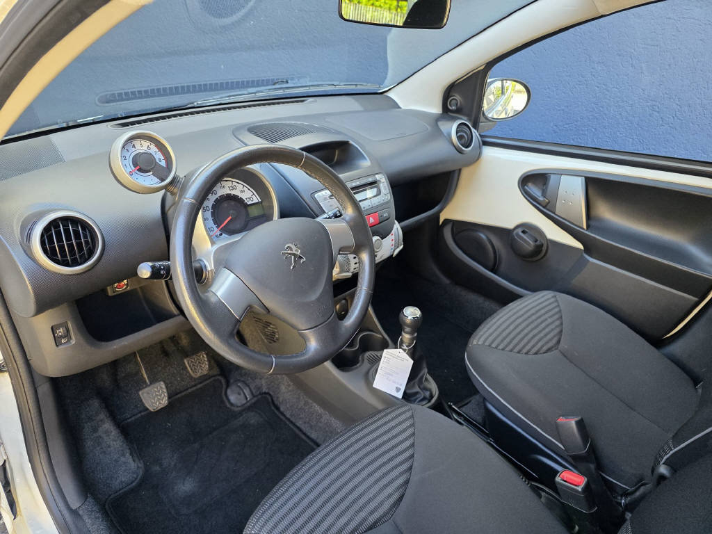 PEUGEOT 107 1.0 Style, Petrol, Second hand / Used, Manual - 7