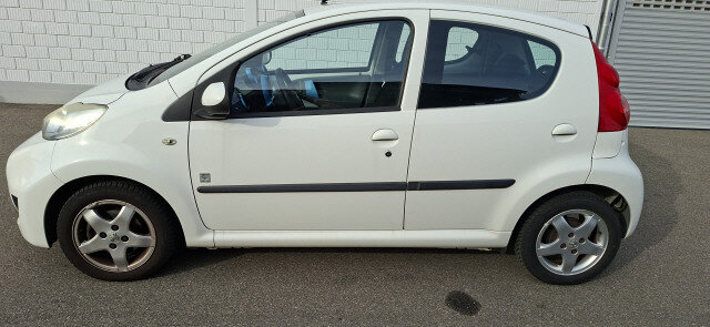 PEUGEOT 107 1.0 Swiss Edition, Benzin, Occasion / Gebraucht, Handschaltung - 4