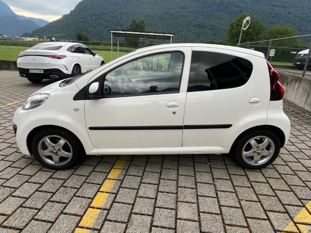 PEUGEOT 107 1.0 Active ETG, Petrol, Second hand / Used, Automatic - 4