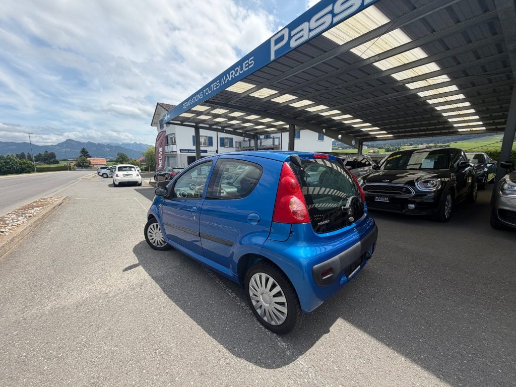 PEUGEOT 107 1.0 Trendy 2-Tronic, Essence, Occasion / Utilisé, Automatique - 2