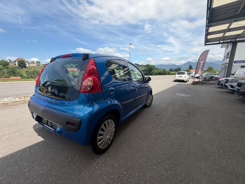 PEUGEOT 107 1.0 Trendy 2-Tronic, Essence, Occasion / Utilisé, Automatique - 6