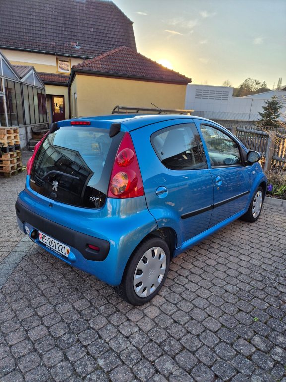PEUGEOT 107 1.0 Trendy 2-Tronic, Petrol, Second hand / Used, Automatic - 3