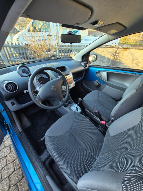 PEUGEOT 107 1.0 Trendy 2-Tronic, Petrol, Second hand / Used, Automatic - 4